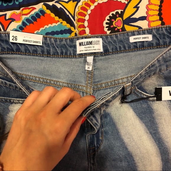 SOLD///William Rast Shorts - Picture 3 of 3